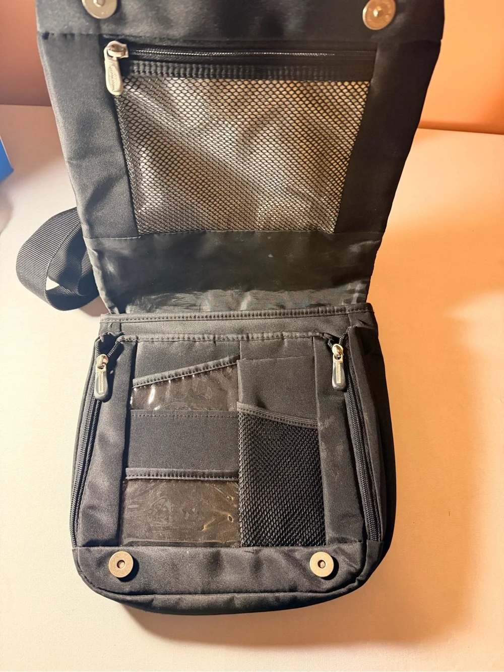 Brookstone Black Travel Crossbody Messenger Bag Multi-Pocket Adjustable Strap
